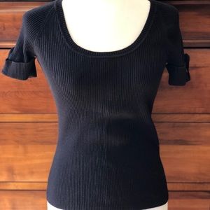 Women’s short sleeved sweater